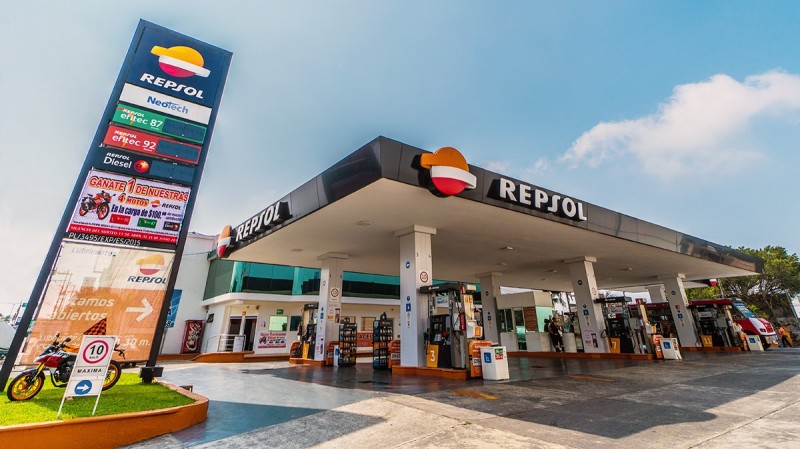 Santander y Repsol quieren que compres gasolina con ellos